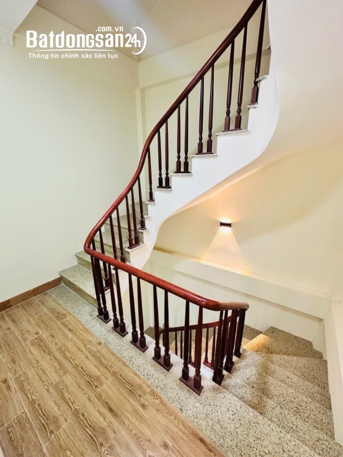 Bán nhà Hồ Tùng Mậu, Ngõ rộng thoáng, Gần phố, Nhà mới đẹp ở luôn, 36m2, Chỉ 8.x tỷ
