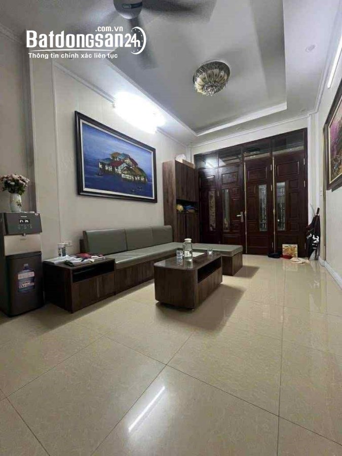 Bán nhà Lạc Long Quân, Phường Tây Hồ ,42m, 4 tầng dân xây chắc nịch, ô tô đỗ cửa – giá chỉ 12 tỷ