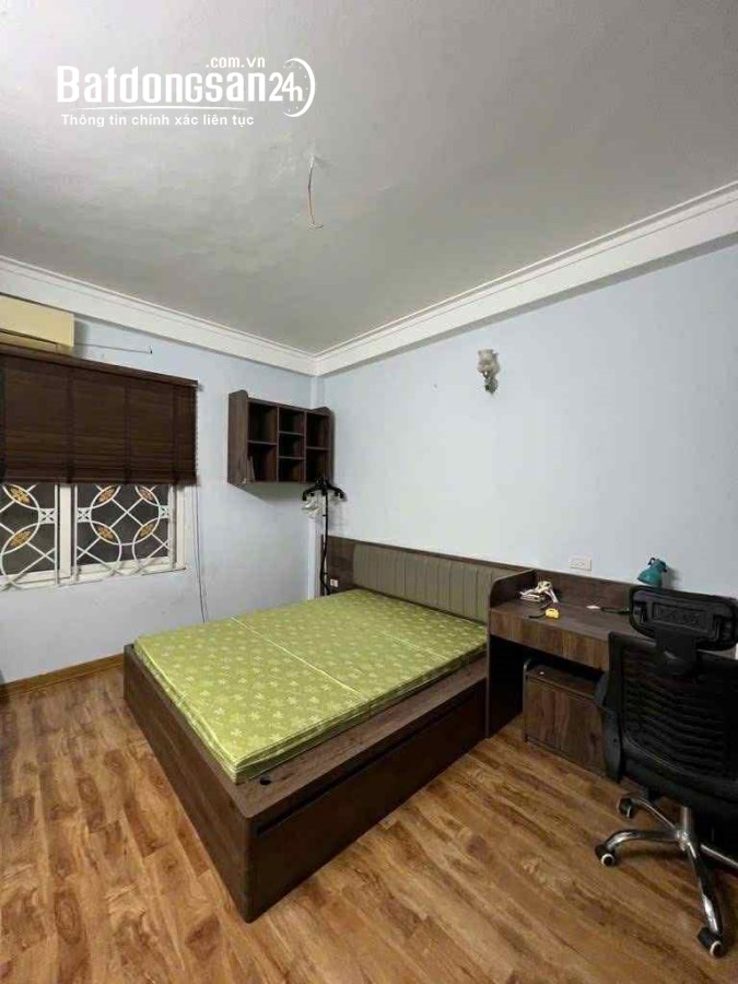 Bán nhà Lạc Long Quân, Phường Tây Hồ ,42m, 4 tầng dân xây chắc nịch, ô tô đỗ cửa – giá chỉ 12 tỷ