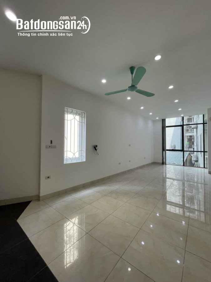 Ngõ 10 Trần Duy Hưng, xây 6 tầng, Gara ô tô trong nhà, giá 18.8 tỷ