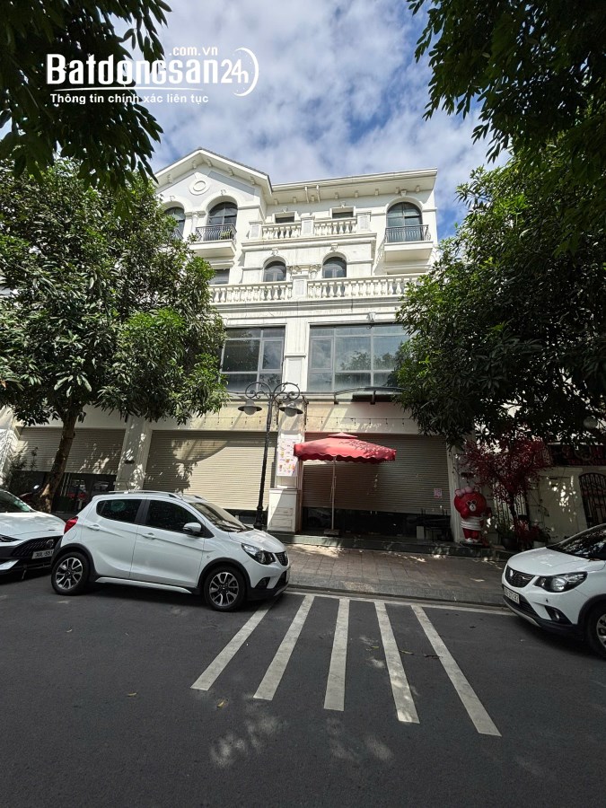 Bán gấp shophouse đã hoàn thiện 4 tầng vào ở và KD ngay. Cạnh 66 tòa chung cư