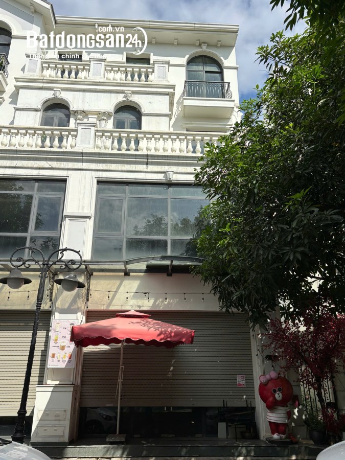 Bán gấp shophouse đã hoàn thiện 4 tầng vào ở và KD ngay. Cạnh 66 tòa chung cư