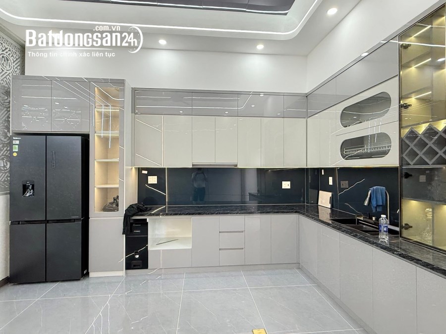 Nhà Mặt Tiền Phan Đăng Lưu - 1 Trệt 2 Lầu - Chưa Đến 3 Tỷ