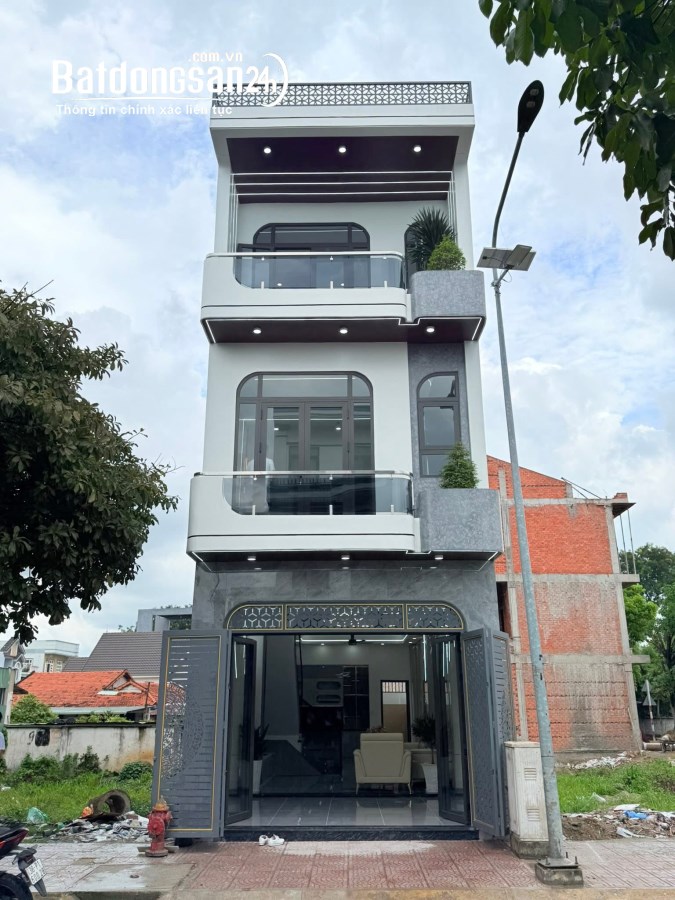 Hạ Giá Bán Gấp Nhà Mặt Tiền Mới Xây Ngay Trung Tâm Thủ Dầu Một 