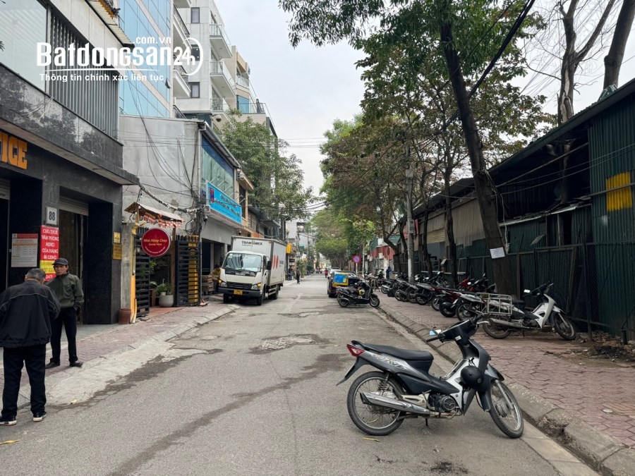 Phường Cầu Giấy Phân lô Hoàng Quốc Việt, vỉa hè, đường 10m oto tránh đỗ: 110m2, MT 6m giá 36 tỷ.
