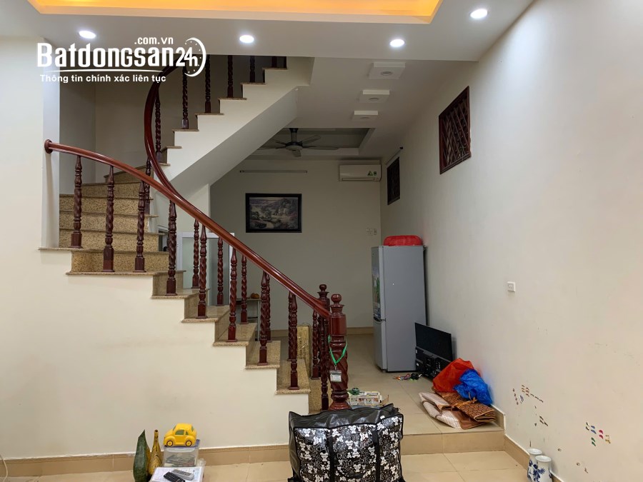 Cho thuê nhà ngõ 199 đường Hồ Tùng Mậu, Nam Từ Liêm 45m x 4T, 4 ngủ giá 14 triệu