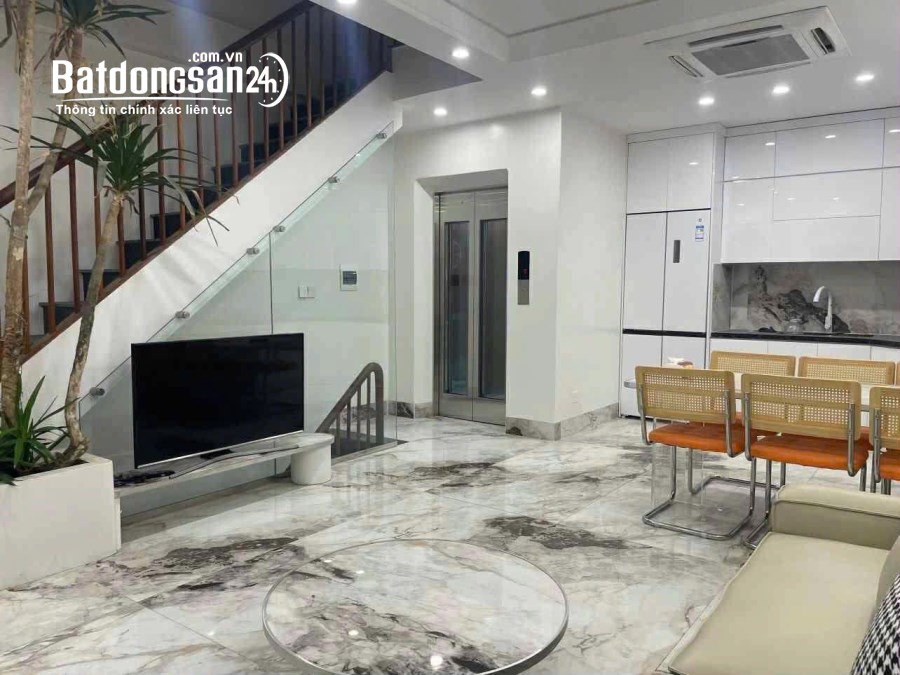 Cho thuê nhà riêng ngõ 150 Hoa Bằng - Cầu Giấy 35m x 6T giá 25tr NHÀ ĐẸP - THANG MÁY