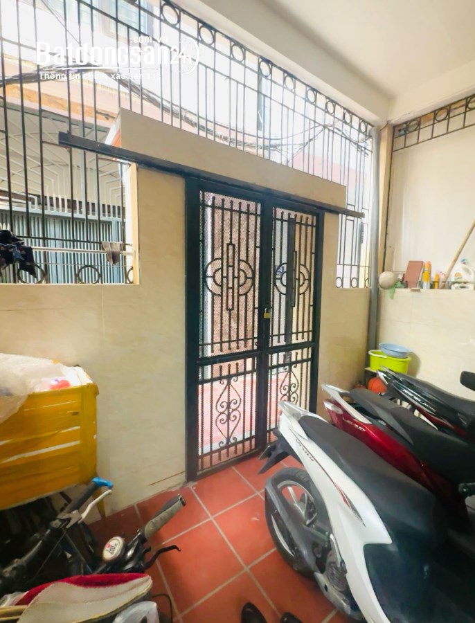 ngõ 10 láng hạ, Phường Láng (Q Đống Đa cũ) 57m2 3 tầng mặt tiền 4.5m giá 13.6 tỷ