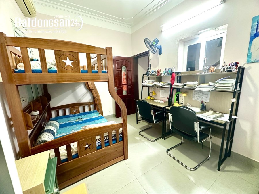 ngõ 10 láng hạ, Phường Láng (Q Đống Đa cũ) 57m2 3 tầng mặt tiền 4.5m giá 13.6 tỷ