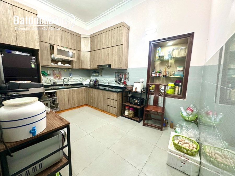 ngõ 10 láng hạ, Phường Láng (Q Đống Đa cũ) 57m2 3 tầng mặt tiền 4.5m giá 13.6 tỷ