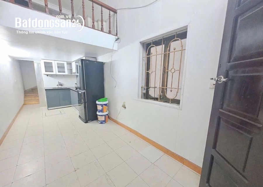 Cho thuê nhà ngõ 87 phố Dương quảng Hàm - Quan Hoa - Cầu Giấy 25m x 3T giá 9 triệu/th