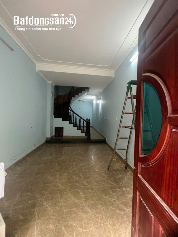 Cho thuê nhà riêng ngõ 78 phố Duy Tân, phường Cầu Giấy ( mới) 50m x 5T giá 25 triệu/th