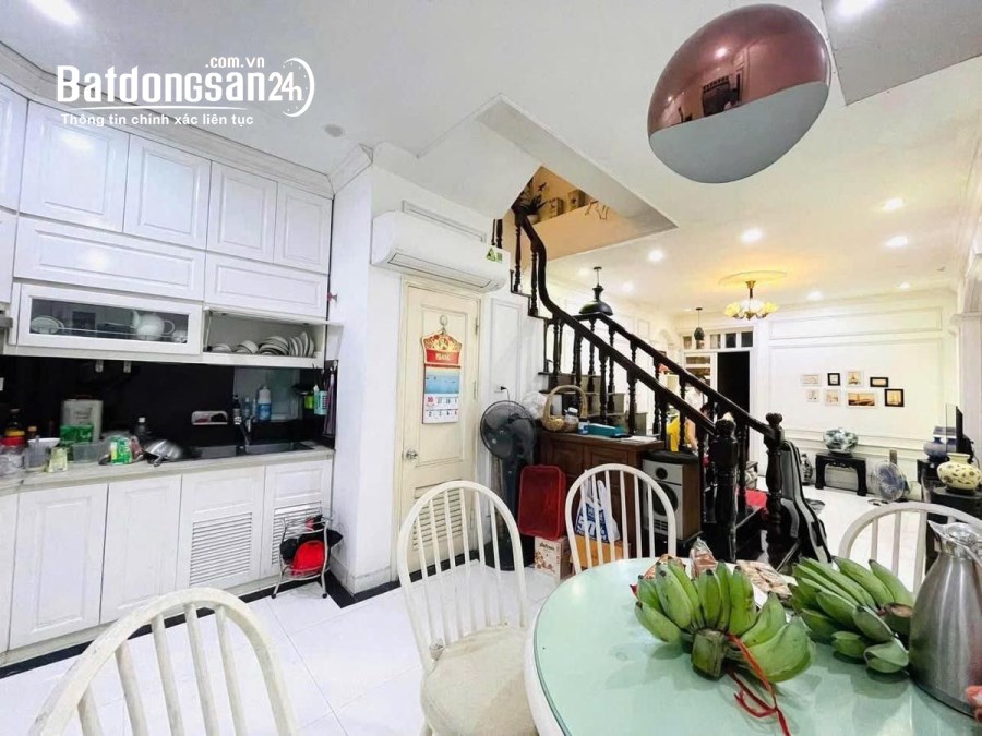 Nhà Thái Hà 60m2 4 tầng giá 18.9 tỷ. Phố vip, hàng hiếm ô tô đỗ cổng 