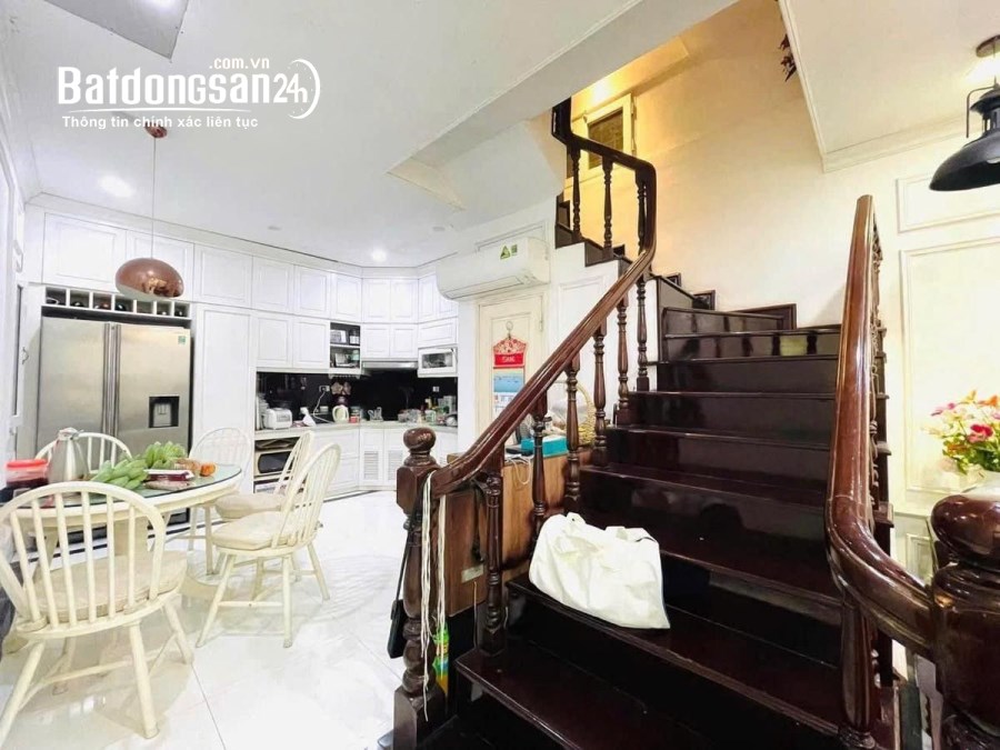 Nhà Thái Hà 60m2 4 tầng giá 18.9 tỷ. Phố vip, hàng hiếm ô tô đỗ cổng 