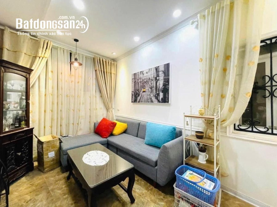 Nhà Thái Hà 60m2 4 tầng giá 18.9 tỷ. Phố vip, hàng hiếm ô tô đỗ cổng 