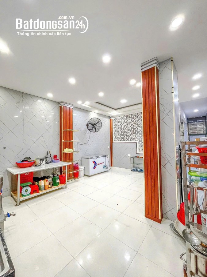 Nhà 5 Lầu Siêu Đẹp Hà Huy Giáp- Kinh Doanh Tốt-Sổ Hồng Riêng