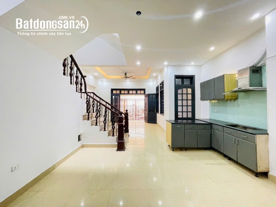 BÁN NHÀ Thạch Bàn Long Biên [Giảm kịch sàn] 49m – Hơn 7 tỷ – mới kính koong – Gần ôtô