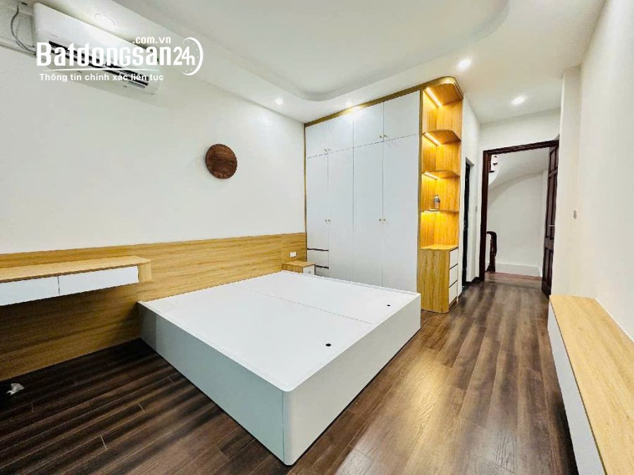 BÁN NHÀ Thạch Bàn Long Biên [Giảm kịch sàn] 49m – Hơn 7 tỷ – mới kính koong – Gần ôtô