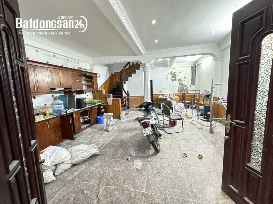 Cho thuê nhà phân lô - ô tô tránh Phan Văn Trường, Cầu Giấy 50m x 5T giá 25 triệu