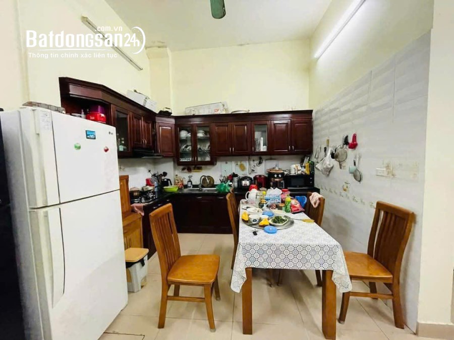 Cho thuê nhà riêng ngõ 260 đường Cầu Giấy 45m x 4T, cải tạo 6 ngủ giá 17 triệu