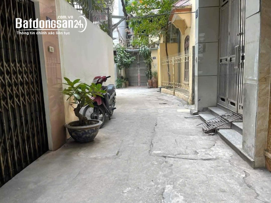 Cho thuê nhà riêng ngõ 260 đường Cầu Giấy 45m x 4T, cải tạo 6 ngủ giá 17 triệu