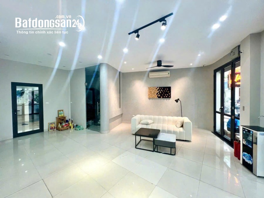 Cho thuê MBKD tầng 1, Trung Yên 11C - Cầu Giấy 90m, MT 12M giá 13.5tr, vỉa hè, ô tô