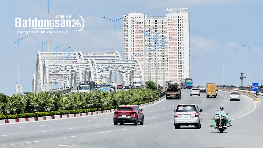 Liền kề lô góc Bình Minh Garden, cách cầu Đông trù 100m, vỉa hè đá