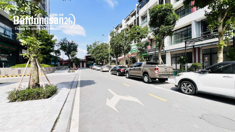 Liền kề lô góc Bình Minh Garden, cách cầu Đông trù 100m, vỉa hè đá