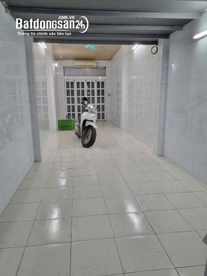 Cho thuê nhà riêng phố Trần Cung, Cầu Giấy 100m giá 11 triệu, đường ô tô tránh