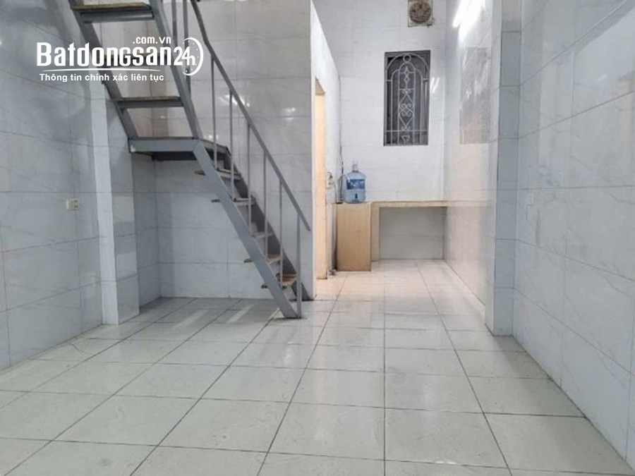 Cho thuê nhà riêng phố Trần Cung, Cầu Giấy 100m giá 11 triệu, đường ô tô tránh