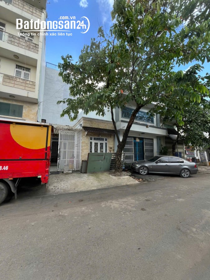 Bán nhà cấp 4 mặt tiền đường 12m KDC chợ đầu mối nông sản Thủ Đức
