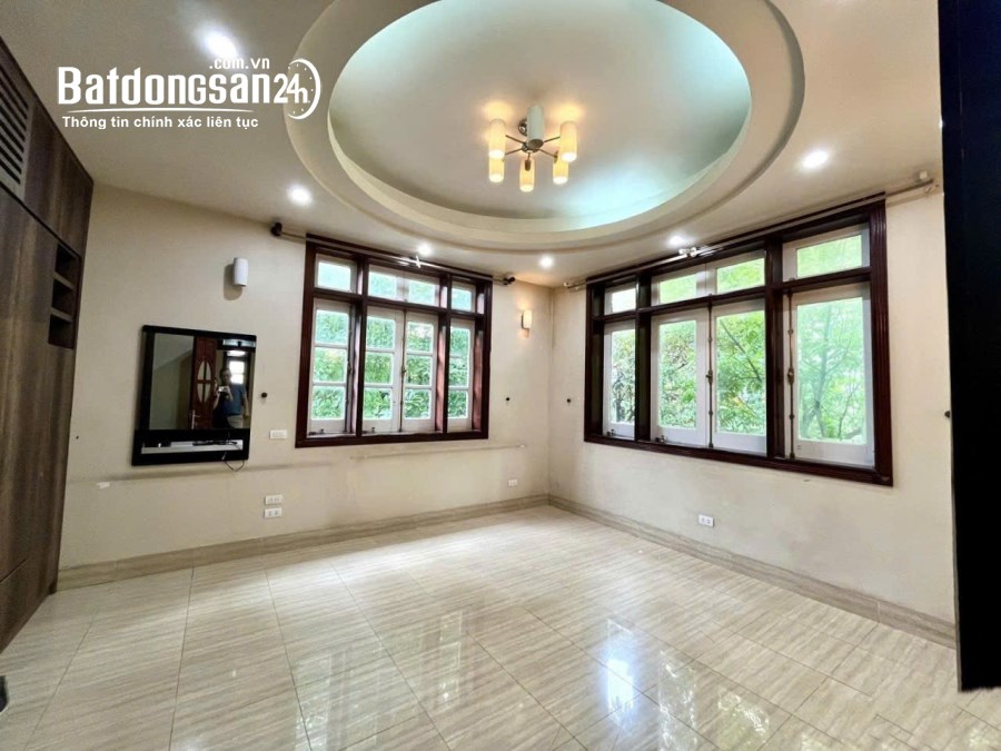 Cho thuê BT cao cấp lô góc Nguyễn Chánh, Cầu Giấy 120m x 4T, vỉa hè, HẦM, Ô TÔ - KD