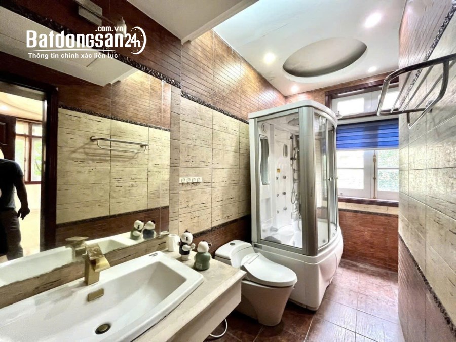Cho thuê BT cao cấp lô góc Nguyễn Chánh, Cầu Giấy 120m x 4T, vỉa hè, HẦM, Ô TÔ - KD