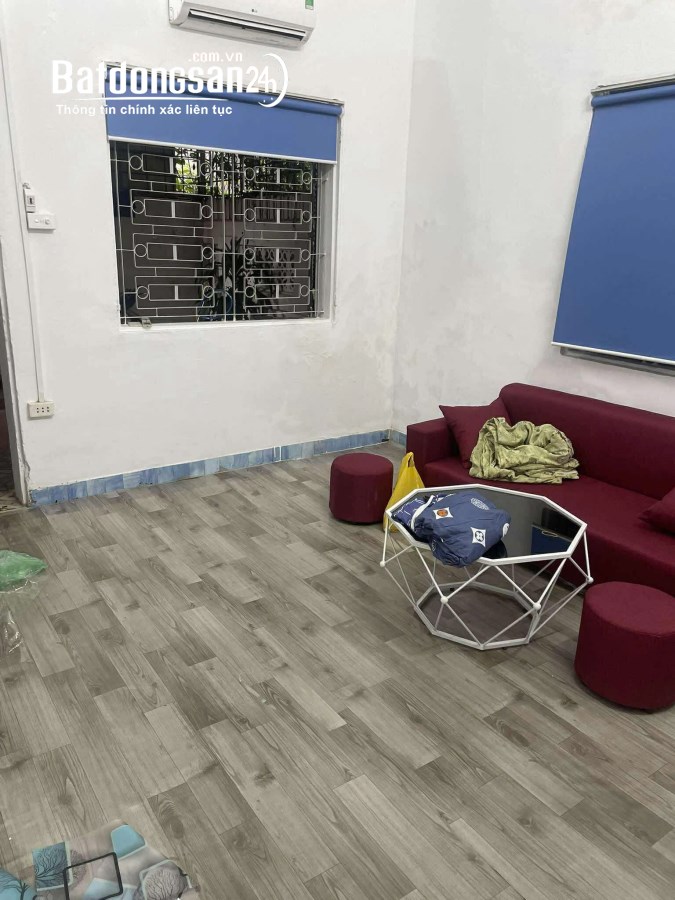 Cho thuê nhà riêng Nghĩa Tân, Cầu Giấy 40m x 3T, sân 20m giá 13tr,  ô tô, NHÓM 7 OK