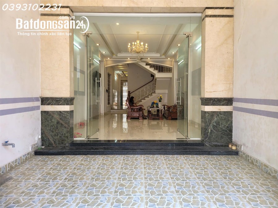 Bán nhà mặt tiền số 153 Nguyễn Hiền, P.Ninh Kiều, Cần Thơ, DT 4.5m x 20m, giá:10,5 tỷ
