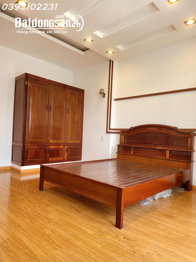 Bán nhà mặt tiền số 153 Nguyễn Hiền, P.Ninh Kiều, Cần Thơ, DT 4.5m x 20m, giá:10,5 tỷ