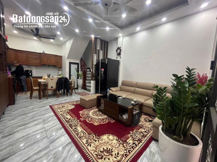 Cho thuê nhà riêng ngõ 9 Lê Đức Thọ Nam Từ Liêm 40m x 4T, 4PN giá 16.5, ngõ ô tô