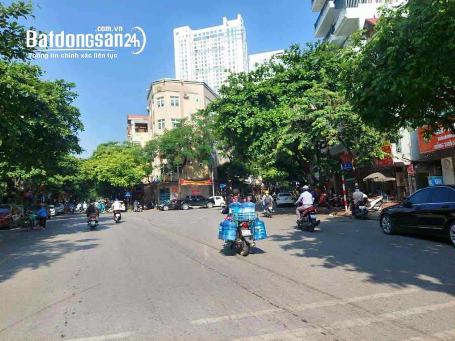 bán nhà mặt phố Ngọc Lâm, 60m, mặt tiền 5m, vỉa hè rộng, kinh doanh