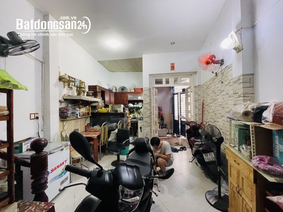 BÁN NHÀ ĐẸP 5 TẦNG – NGAY CHỢ PHẠM VĂN HẢI – TRUNG TÂM TÂN BÌNH – GIÁ CHỈ 5,8 TỶ