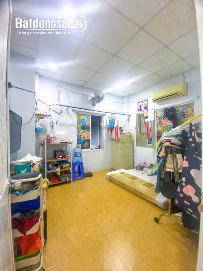 NHÀ CÁCH MẠNG THÁNG TÁM Q3- GẦN Cv LÊ THỊ RIÊNG- 82M2- 6.x TỶ