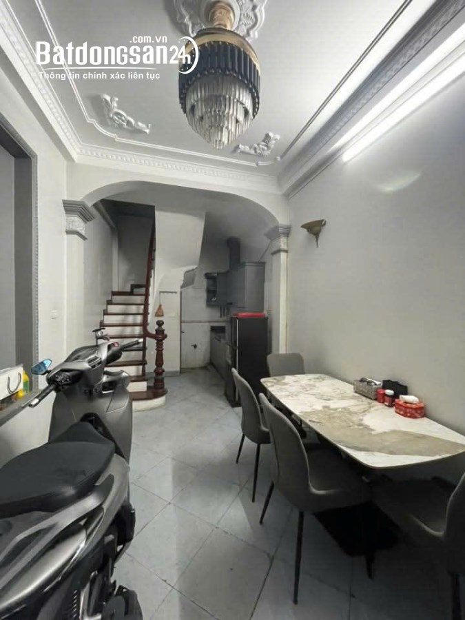 Cho thuê nhà riêng ngõ 76 đường Nguyễn Chí Thanh - Đống Đa 25m x 5T giá 11 triệu