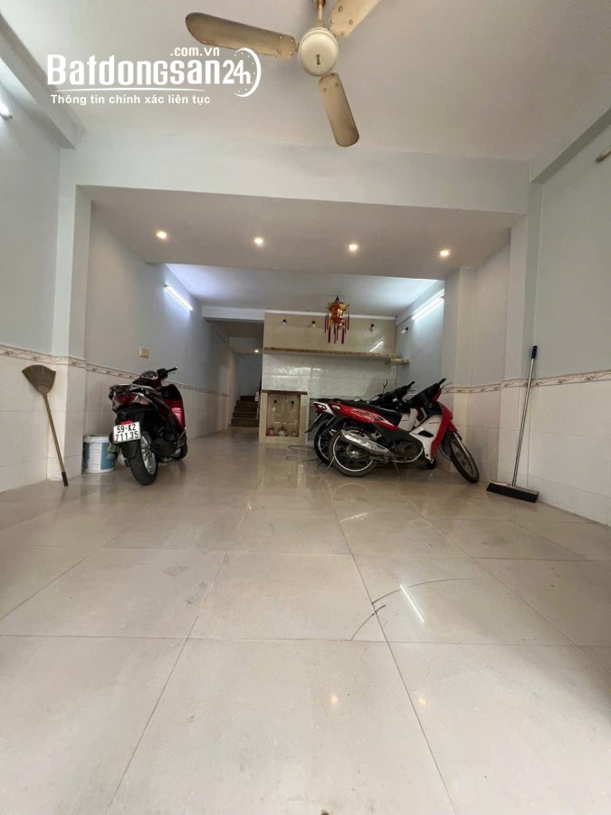 Bán Nhà Mặt Tiền Khu Cư Xá Bình Thới P.8, Quận 11 , 3PN, 2WC