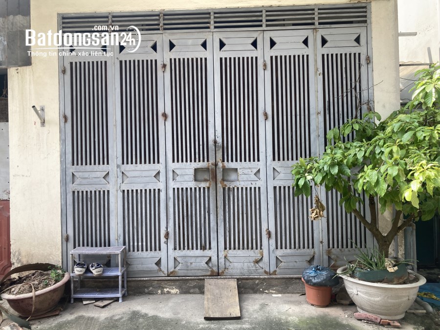 Bán nhà Cấp 4 Đường Tựu Liệt. DT 38m2. Giá bán 220tr/m2. Đang cho thuê 6tr/tháng.