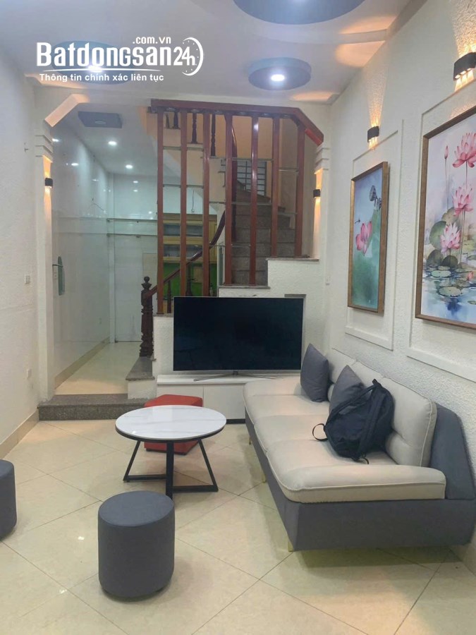 Cho thuê nhà ở - LÀM CHDV ngõ 79 Cầu Giấy 35m x 5T giá 15 triệu, 30m ra ô tô