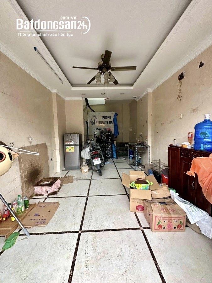 Cho thuê nhà ngõ 12 đường Mạc Thị Bưởi, Hai Bà Trưng 30m x 4T giá 10tr, ở NHÓM