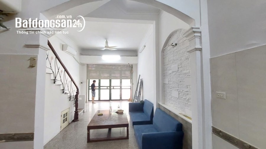 Cho thuê nhà riêng ngõ 8 Vũ Thạnh, Đống Đa 50m x 4T giá 16.5 triệu, Ô TÔ DỪNG ĐỖ