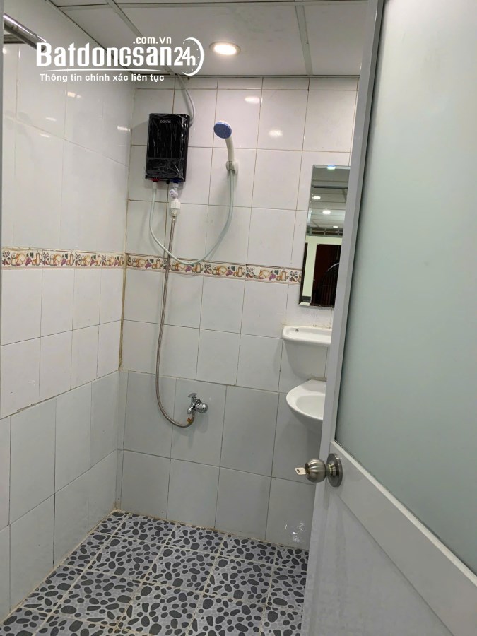 Cho thuê nhà Hẻm 270 Nguyễn Trọng Tuyển 2pn giá 9,5tr