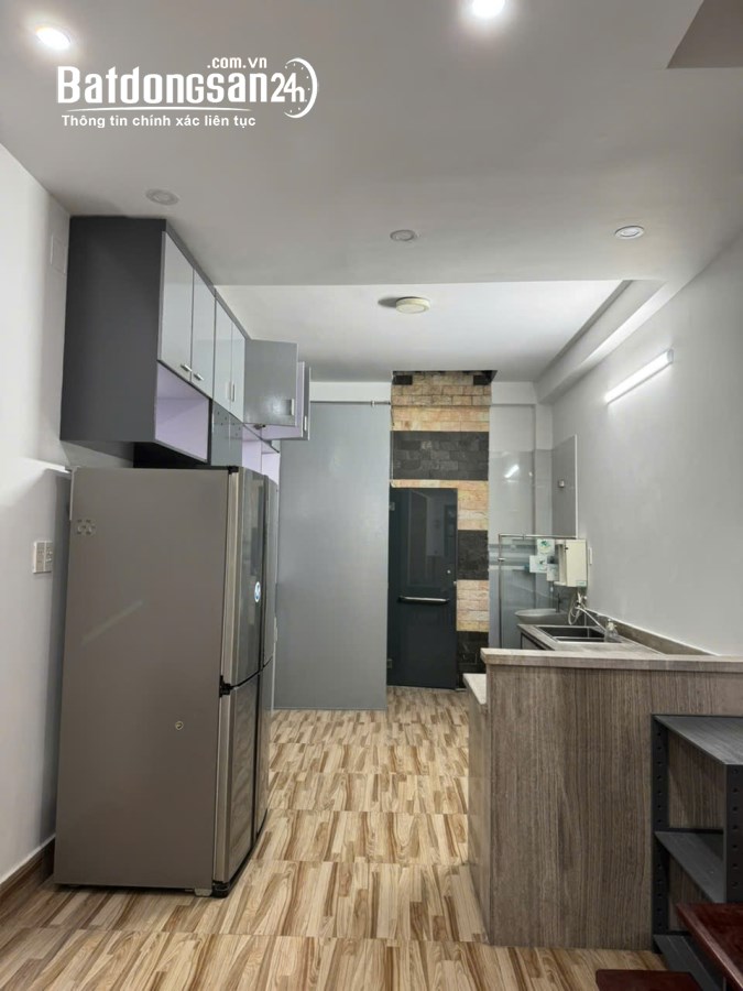Bán nhà mới đẹp 2 tầng đường Huỳnh Văn Bánh 49m2 giá 8,9 tỷ.