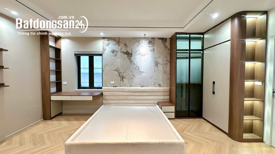 BÁN NHÀ – HOÀNG VĂN THÁI – THANH XUÂN-6 TẦNG – THANG MÁY– Ô TÔ 