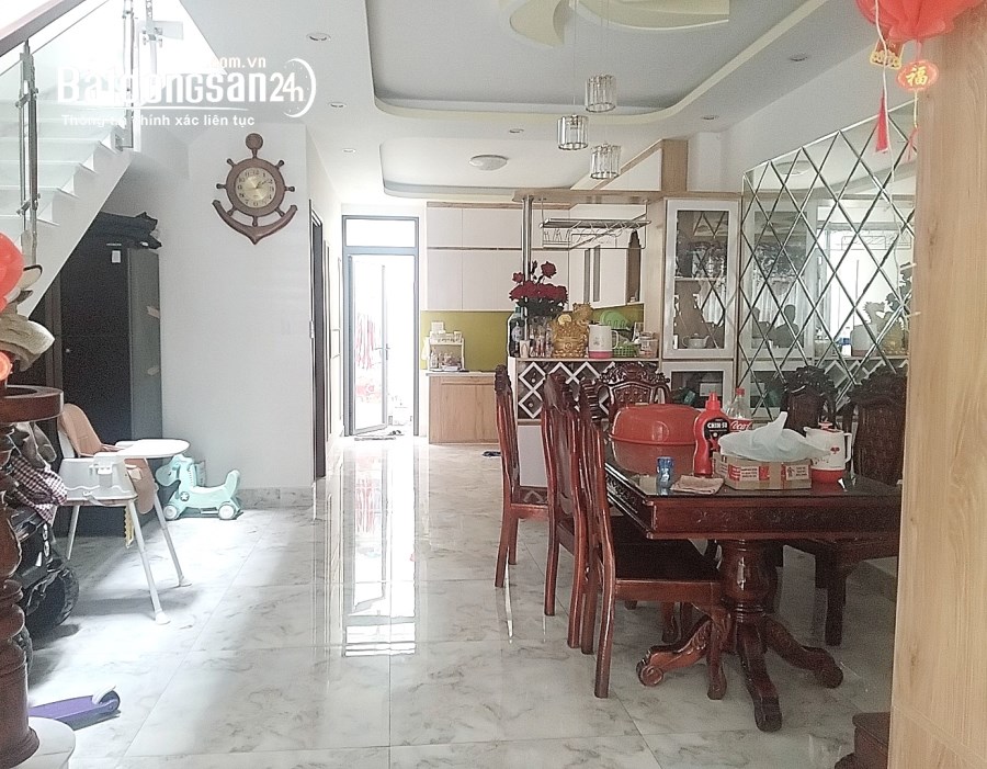 Biệt Thự Mini Lên Sóng• Phú Thuận• Q7• Nhà Đẹp• 128m2 (7x17.5)• 6PN• 7WC